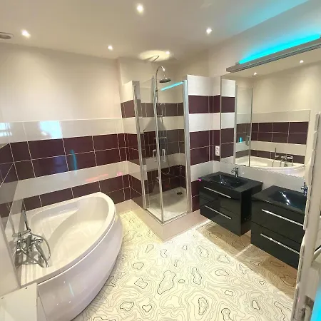 Floydroom's Hotes Standing Dans Partage Proche Chateau